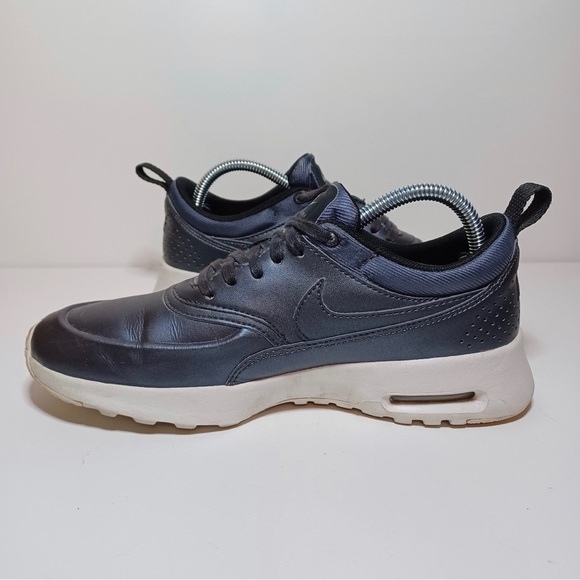 Nike Air Max Thea SE Women's size 6.5 Metallic Hematite Running Shoes 861674 002 - Picture 3 of 9